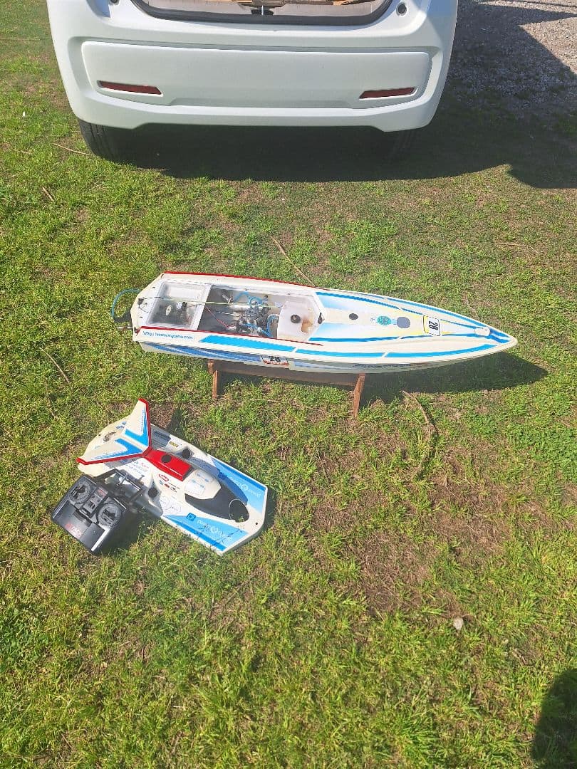 京商エンジンボート