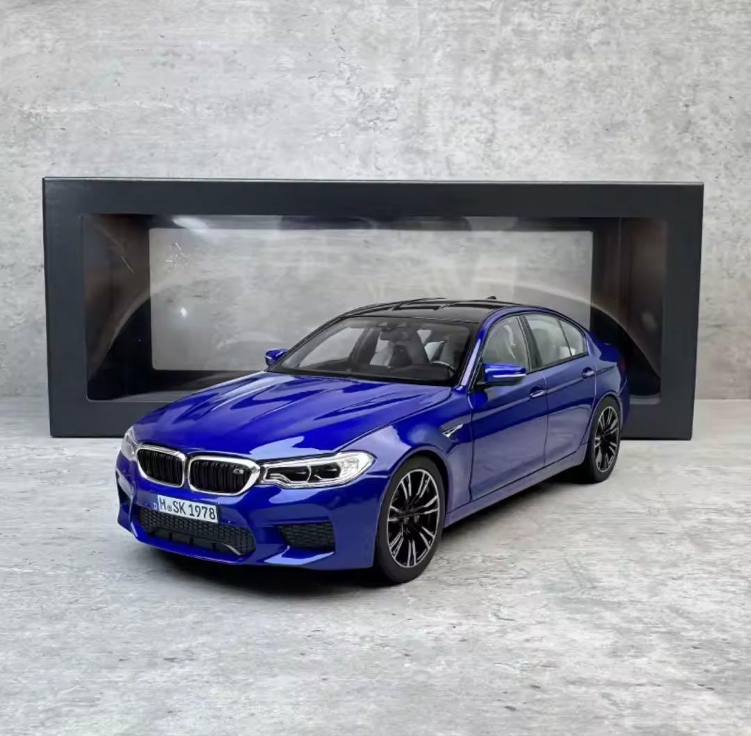  M5 1/18 スケールNOREVモデル ミニカー