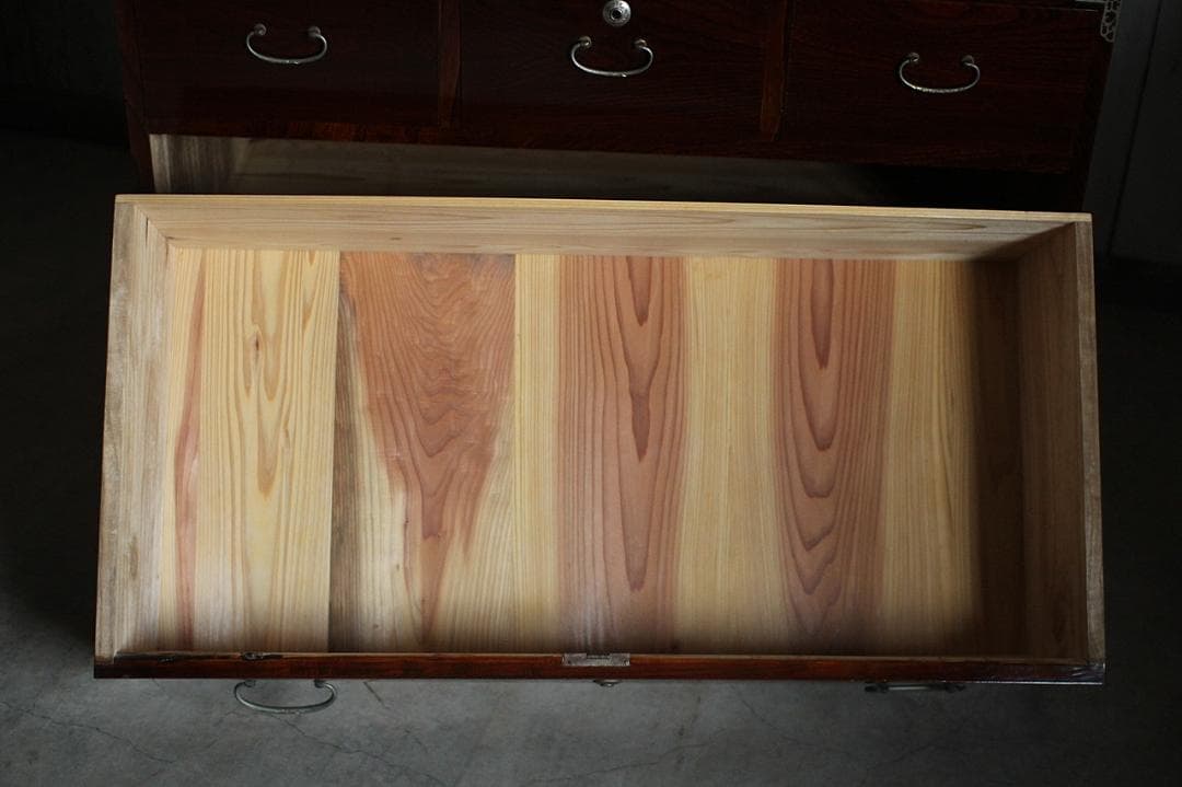 綺麗な前欅の箪笥　引き出し5杯　タンス　収納　古家具　古民家　時代家具