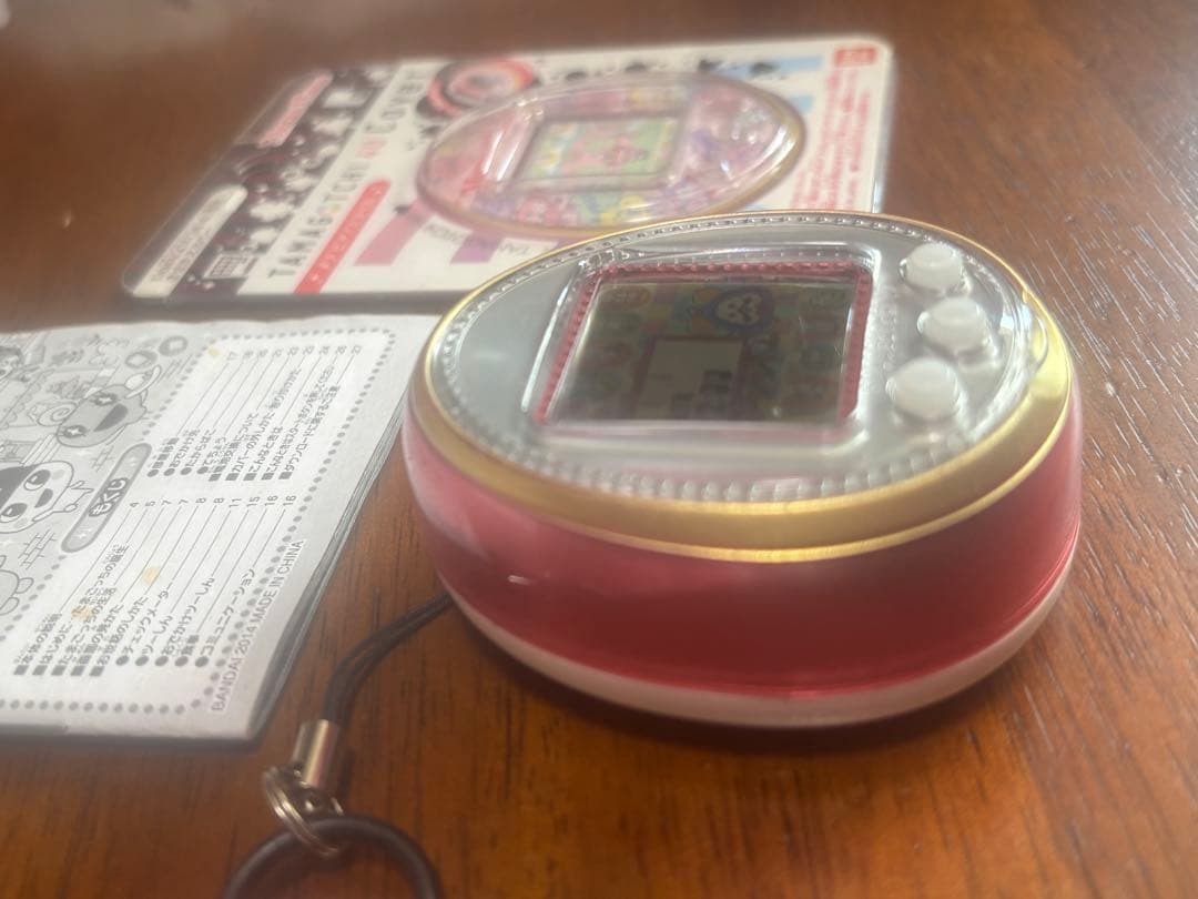 たまごっち4U 本体ピンク メゾピアノ着せ替えカバー＆ストラップ 動作確認済