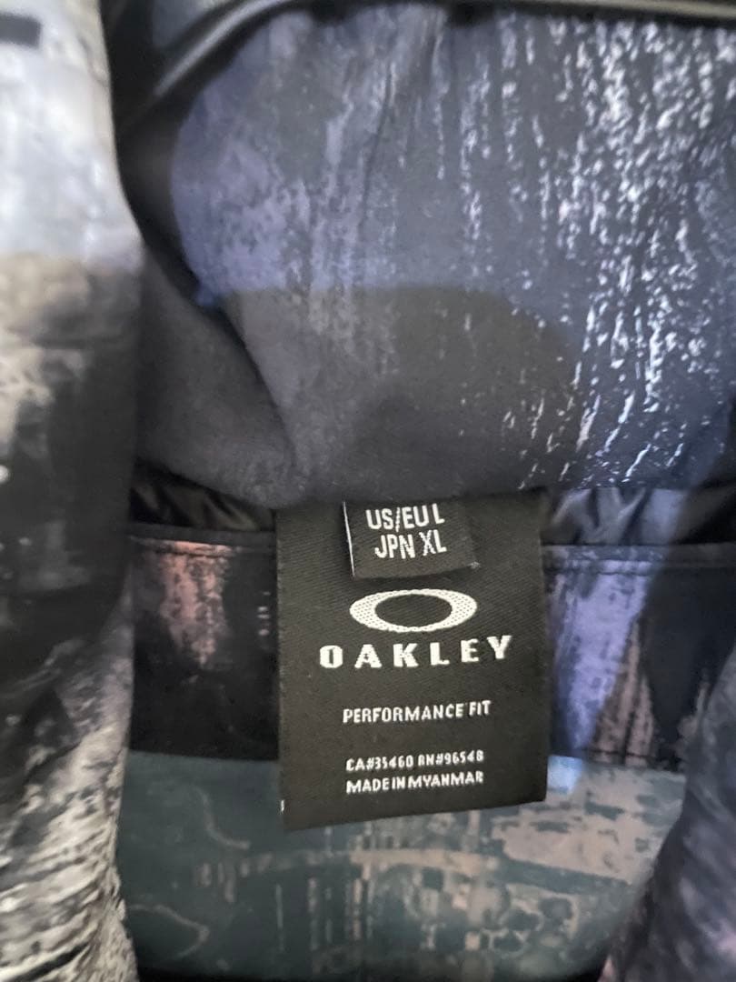 ゴルフ　ダウンジャケット　ダウンベスト　オークリー