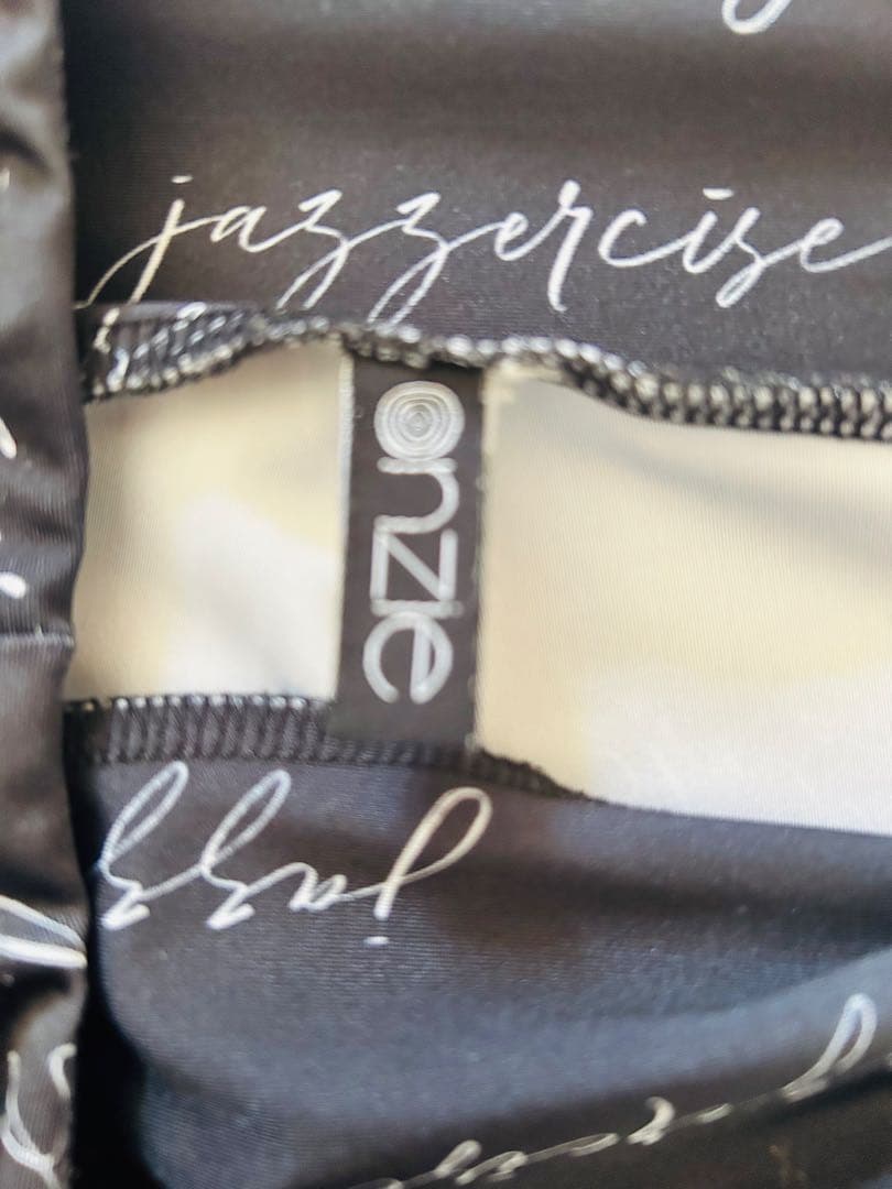 Onzie ジャザサイズ スポーツブラ＆レギンスセット