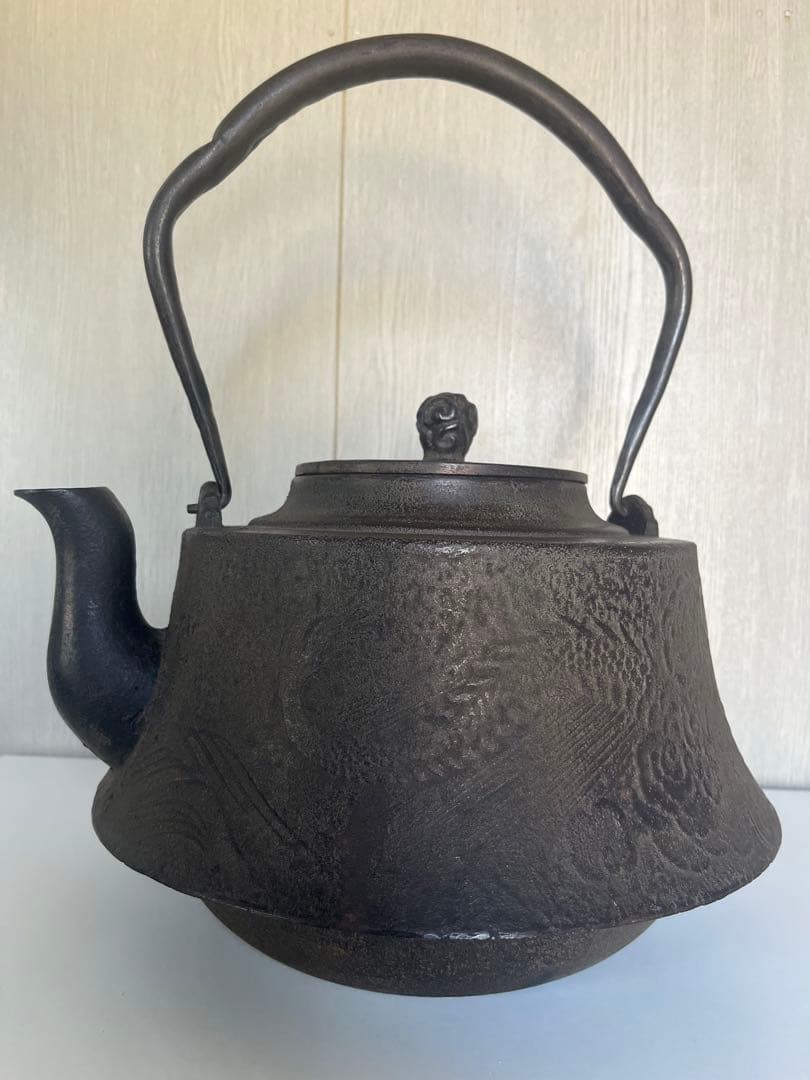鉄瓶 茶道具 和風 大型 骨董品 インテリア レトロ　南部鉄器 龍模様 蔵出し