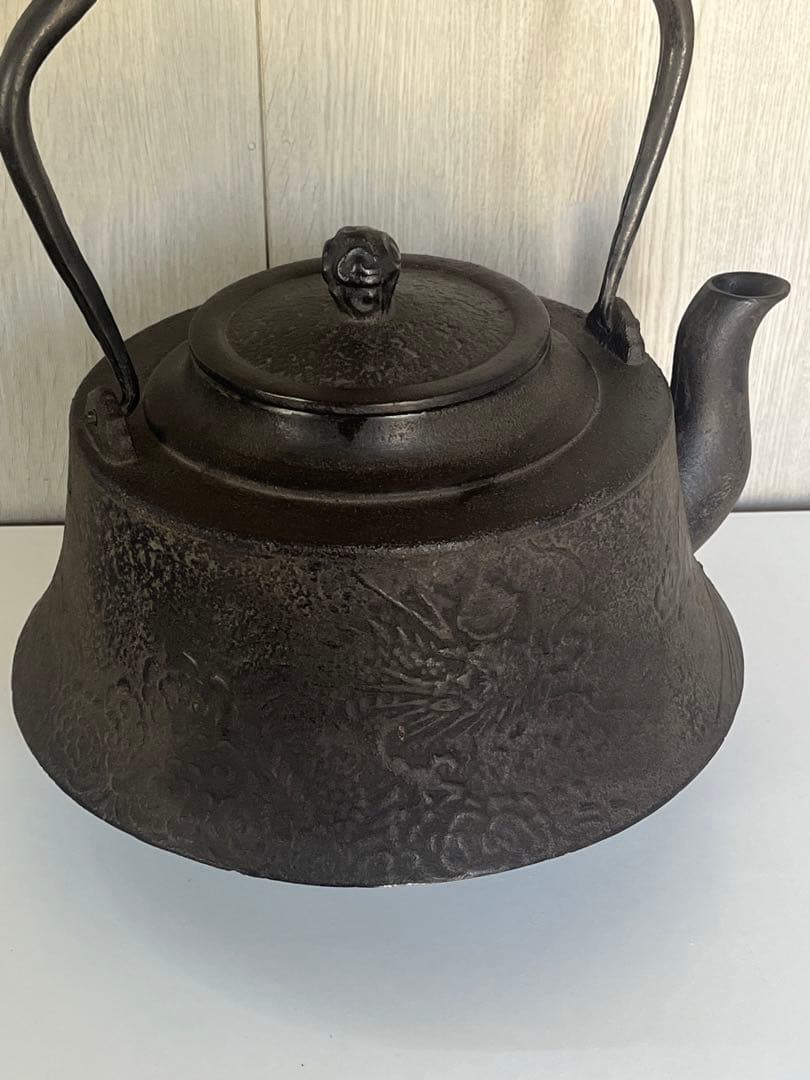鉄瓶 茶道具 和風 大型 骨董品 インテリア レトロ　南部鉄器 龍模様 蔵出し