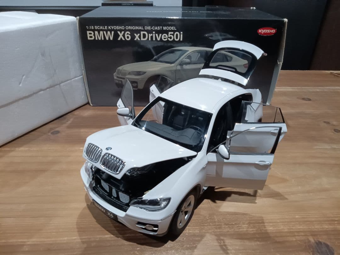1/18 京商　 X6 xDrive 50i ミニカー　ホワイト