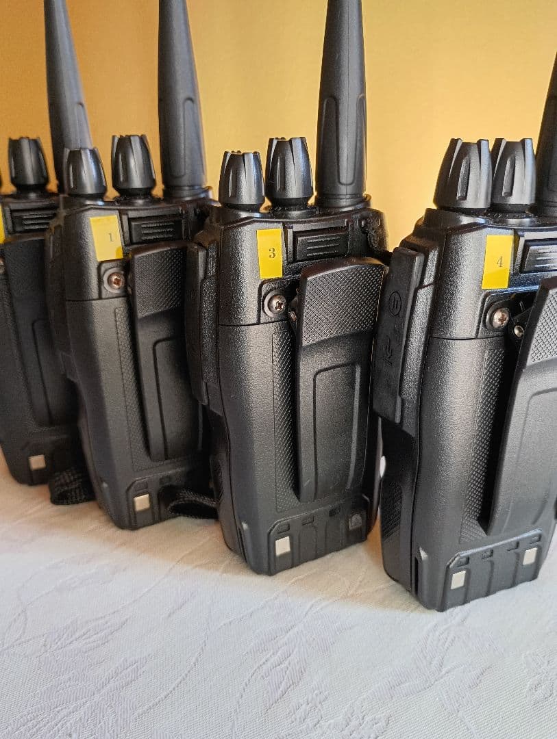 全て揃ってすぐ使える長距離 トランシーバー 4台セット