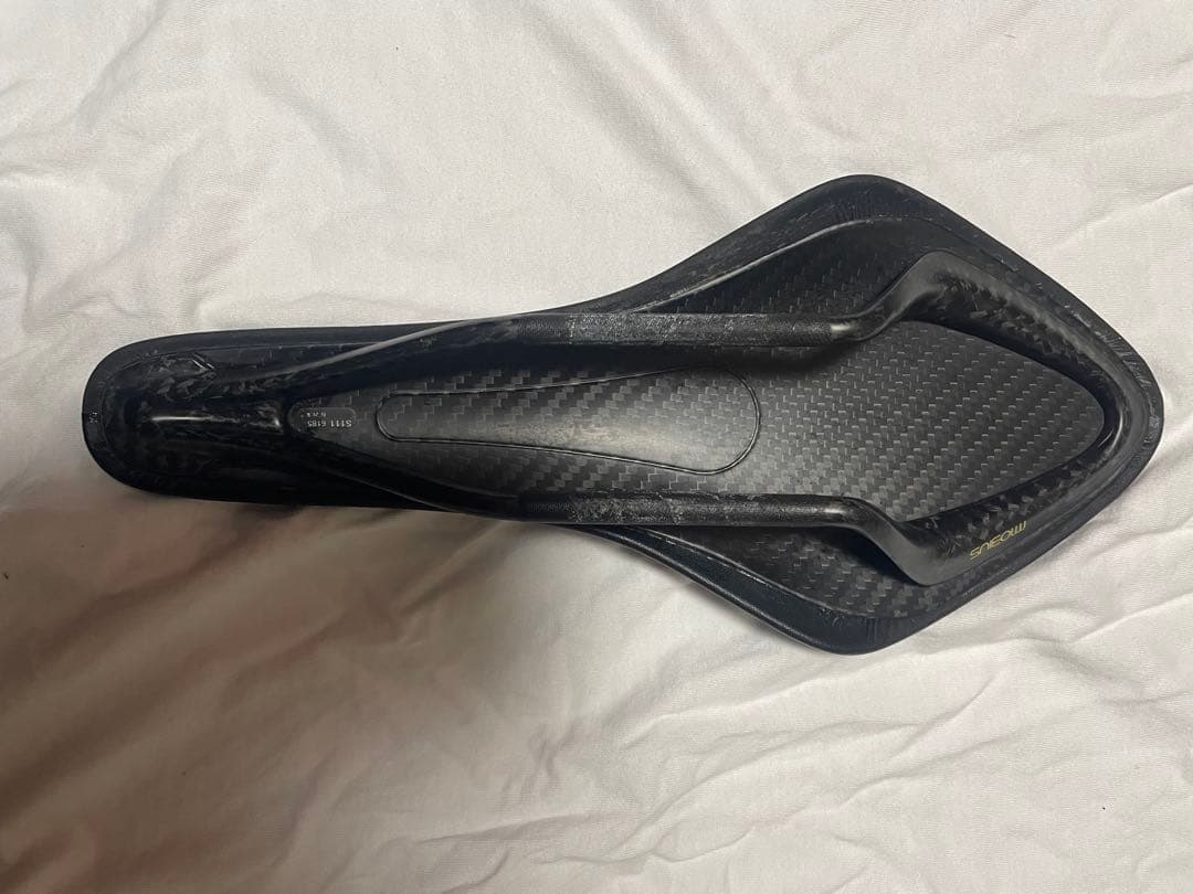 フィジーク　カーボンサドル　シートポスト　セット