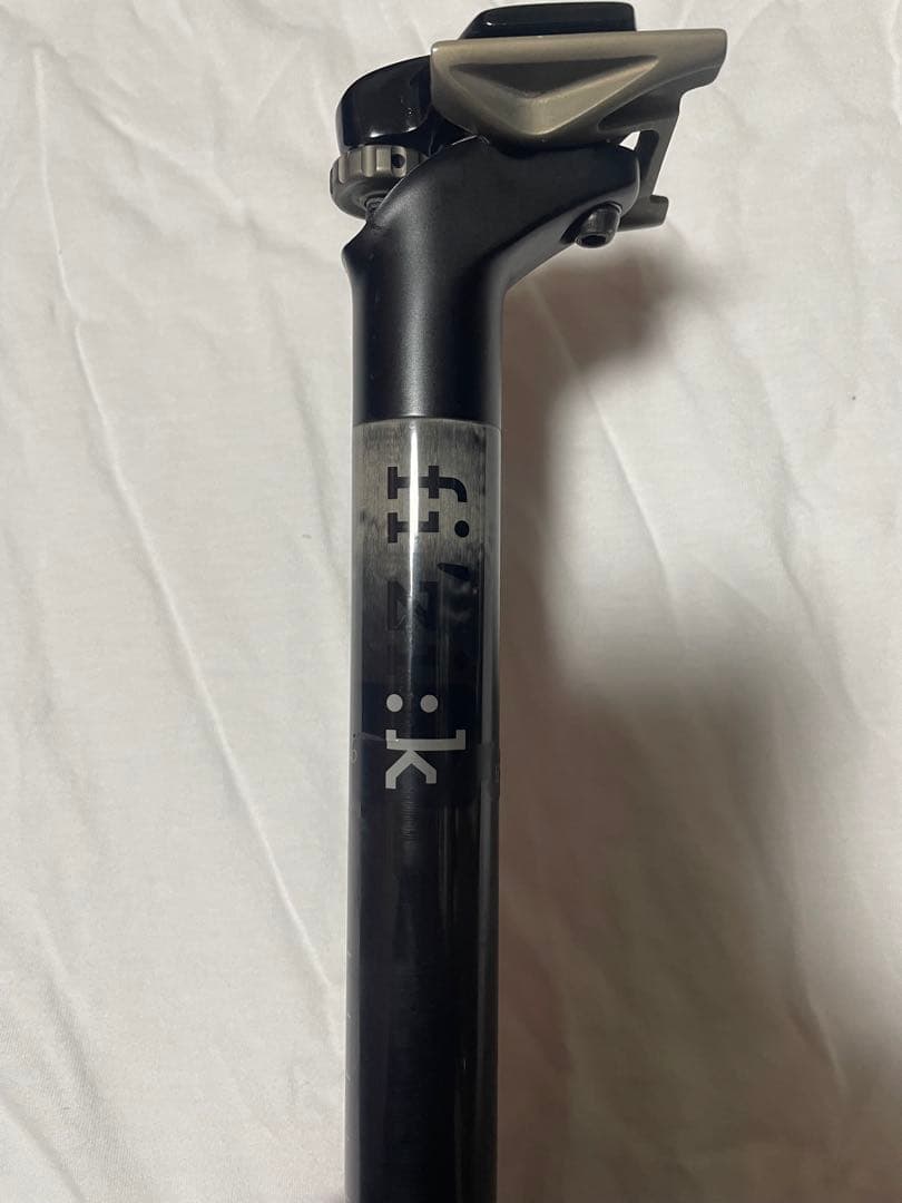 フィジーク　カーボンサドル　シートポスト　セット