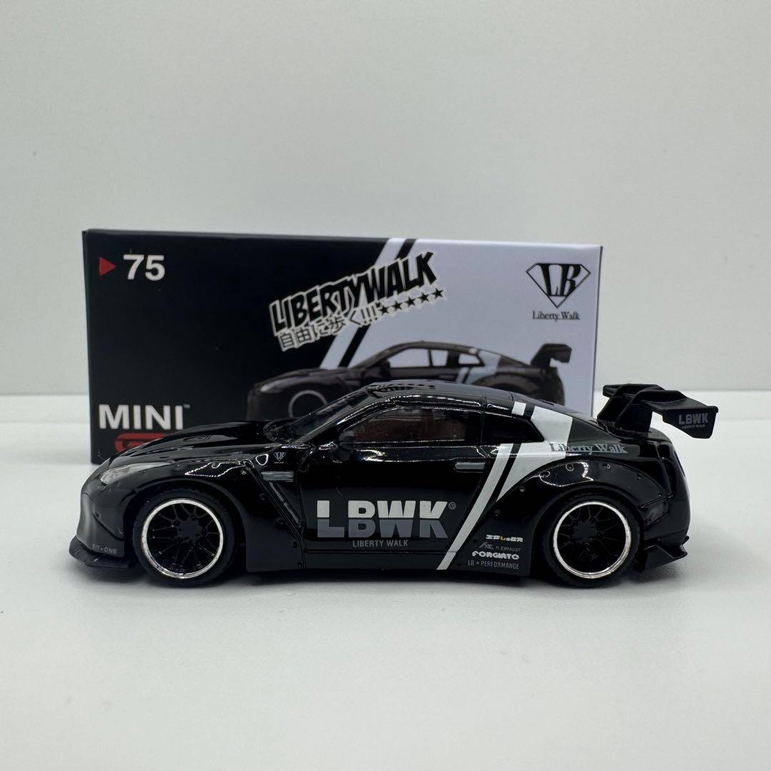 ミニカー Minigt LBWK Nissan GT-R Black 1/64 #75