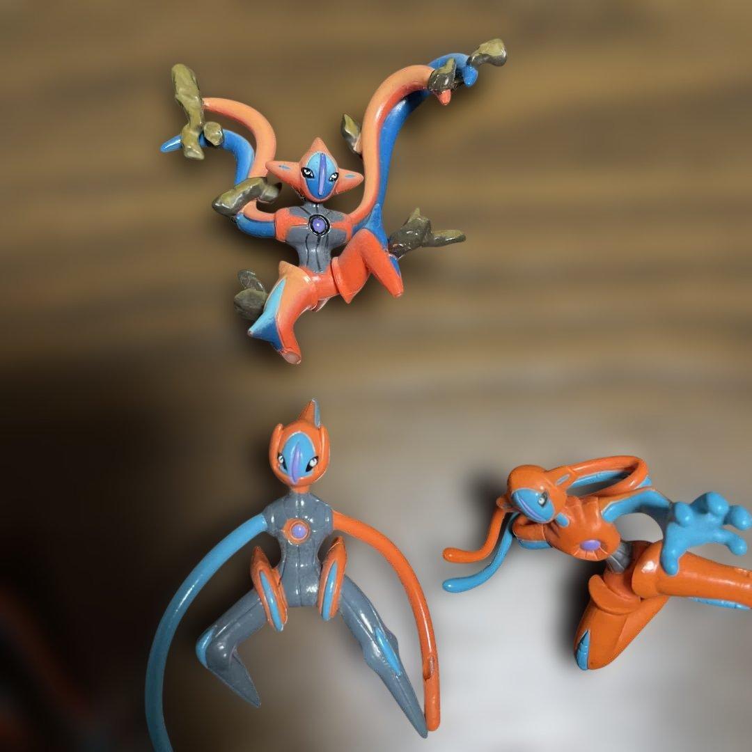 ポケモン　デオキシス　ミニフィギュア
