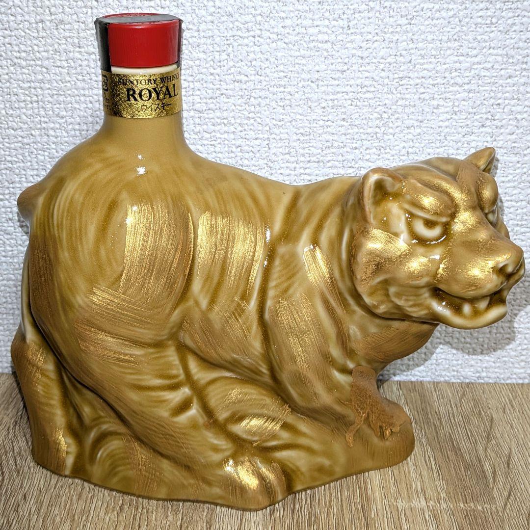 サントリーローヤル　干支　寅歳　2022年　600ml 43%　未開栓　箱有り