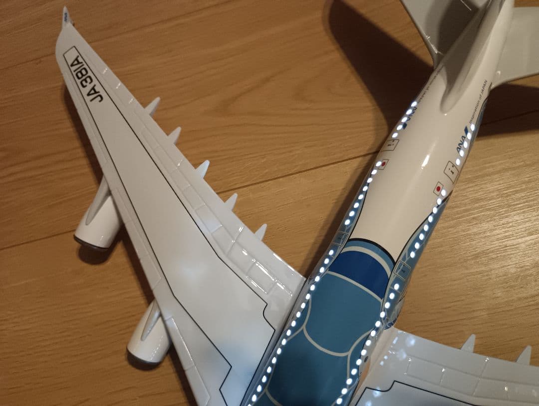 1/160 ANA エアバス 380 特別塗装機 LEDライト付き ラニ レア