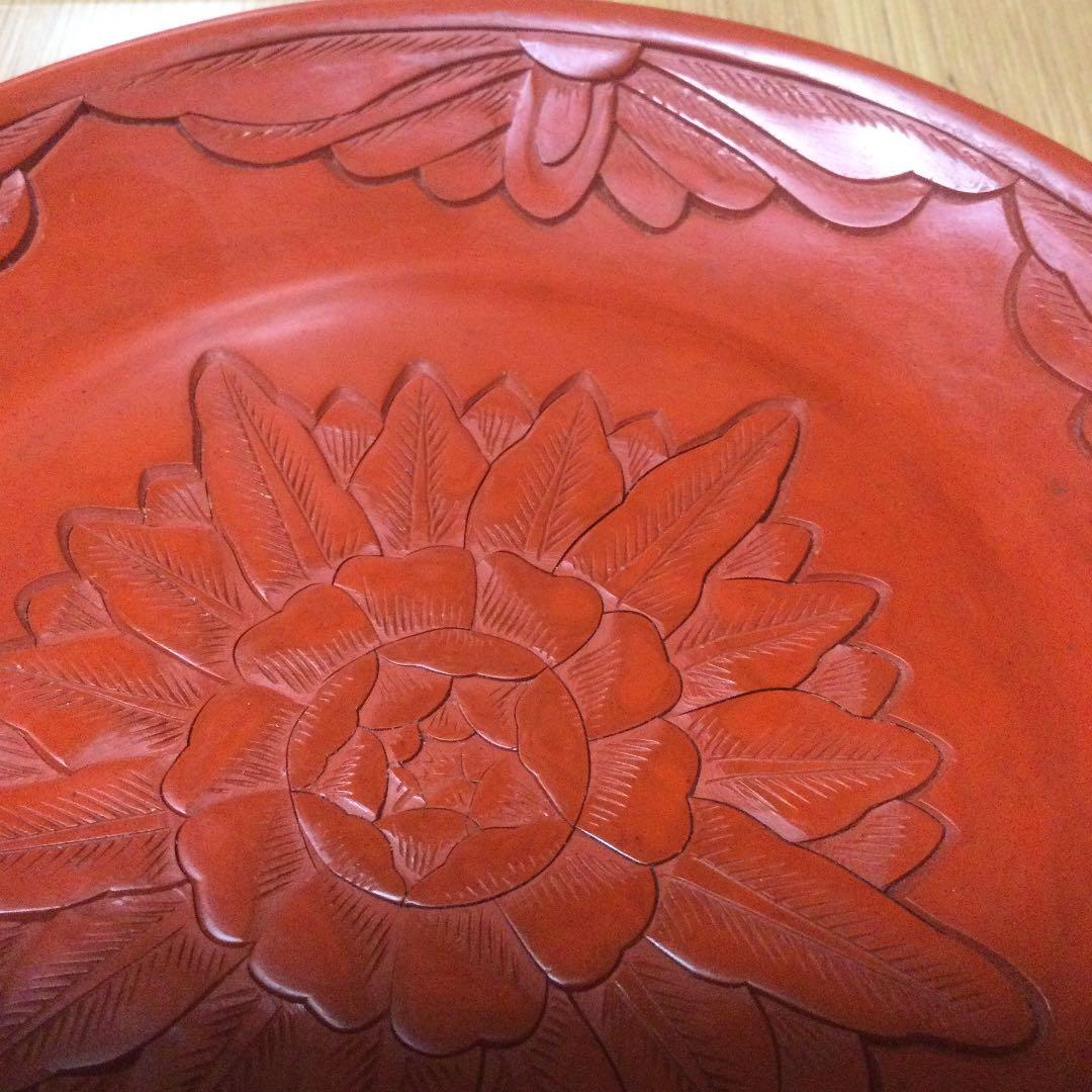手彫り、中国堆朱の皿2枚