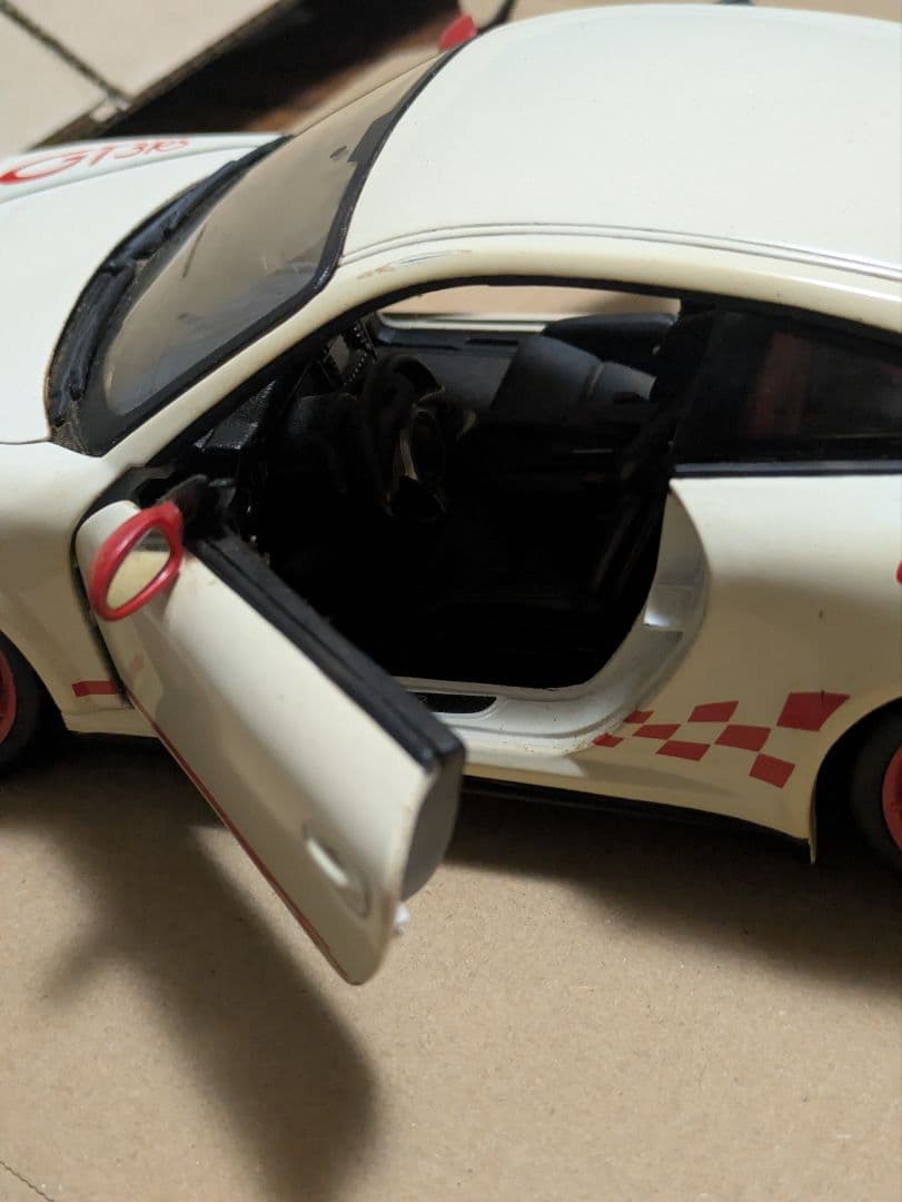 ミニカー Bburago Porsche 911 GT3 RS 1/18