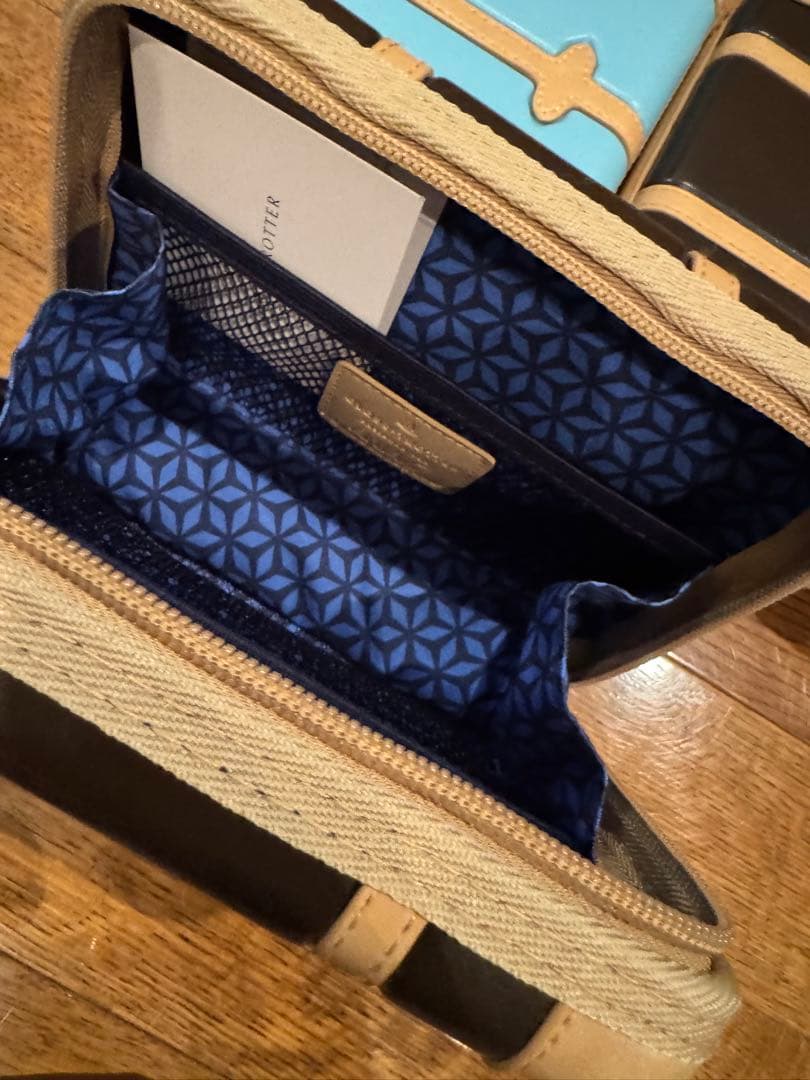 ANA 全日空　ファーストクラス　アメニティポーチ