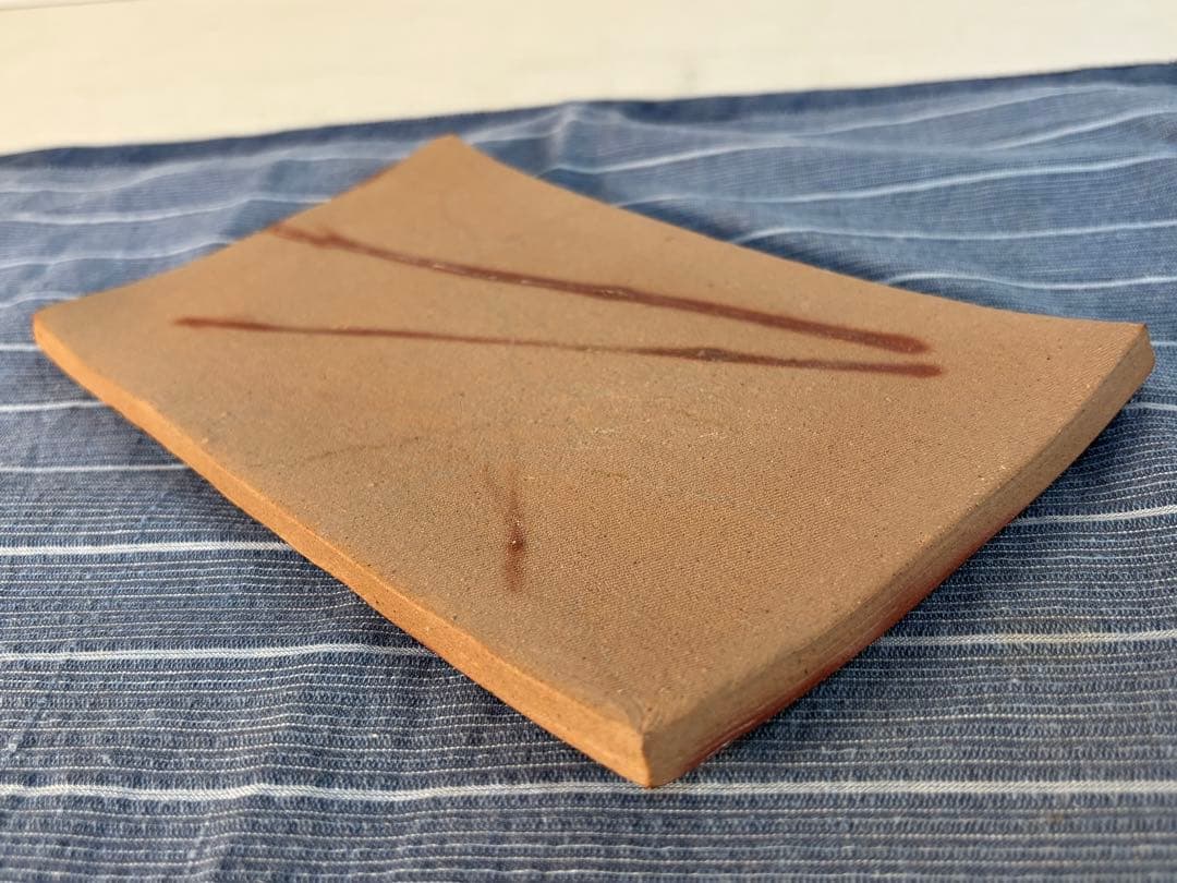 「見附文雄」備前焼ひだすき　平皿　陶印有り