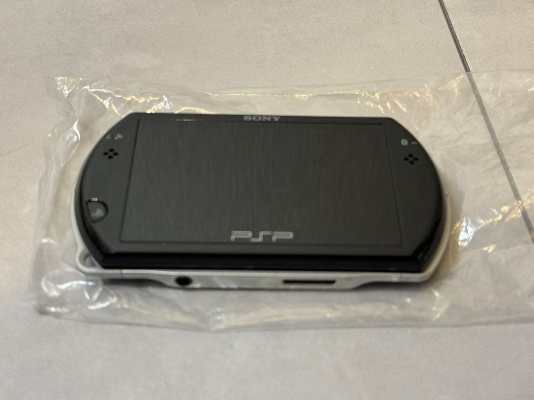 PSP go　SONY PSP-N1000 PB 本体