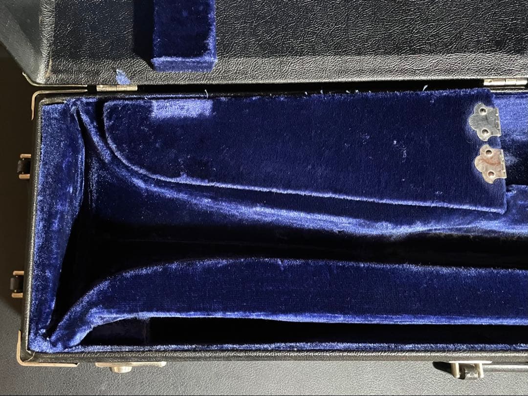 KING トロンボーンケース　ハードケース　黒　テナートロンボーン用