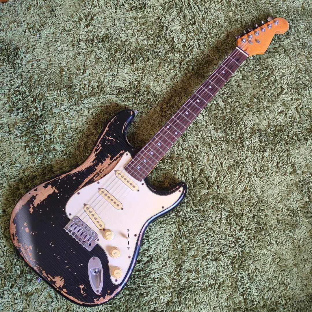 エレキギター ブラック ストラトタイプ　レリック