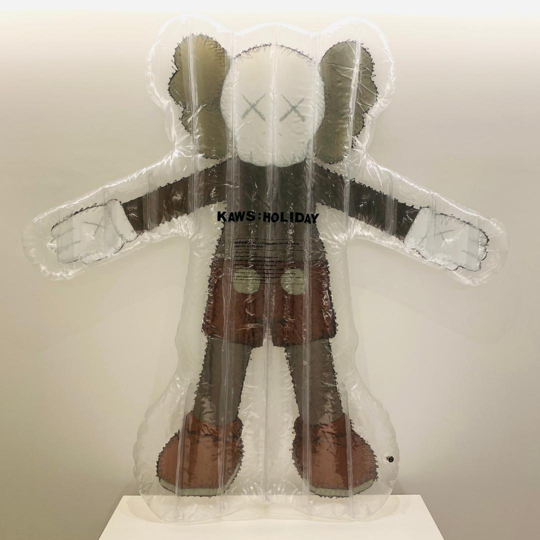 ぬいぐるみ KAWS HOLIDAY KOREA Companion Floatin Bed