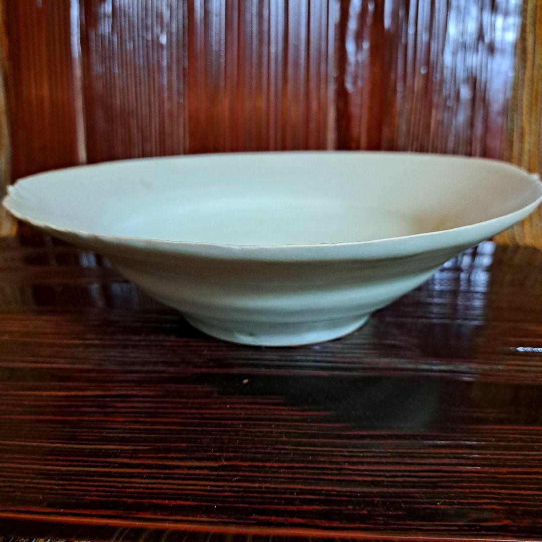 黒田泰蔵の白磁鉢です。