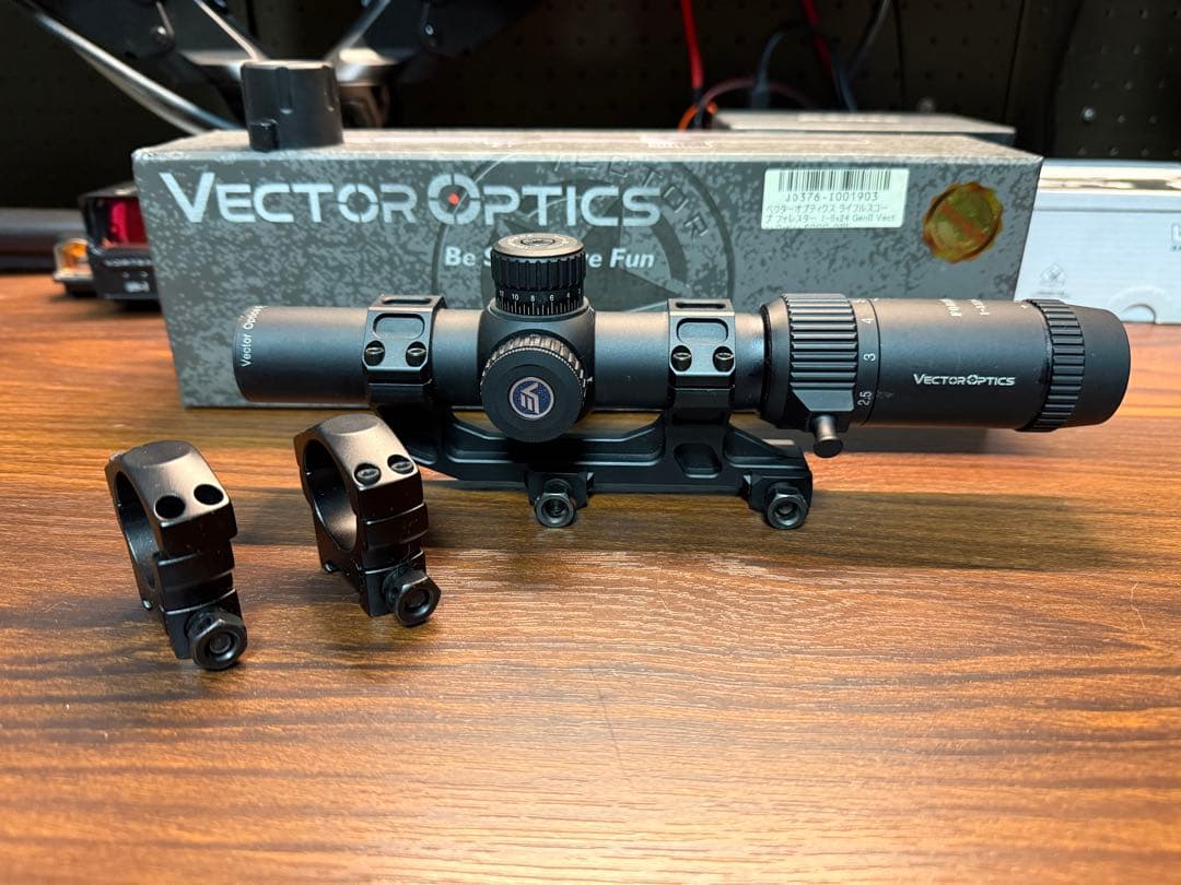 Vector Optics スコープ マウントリング付き（純正2個付属）