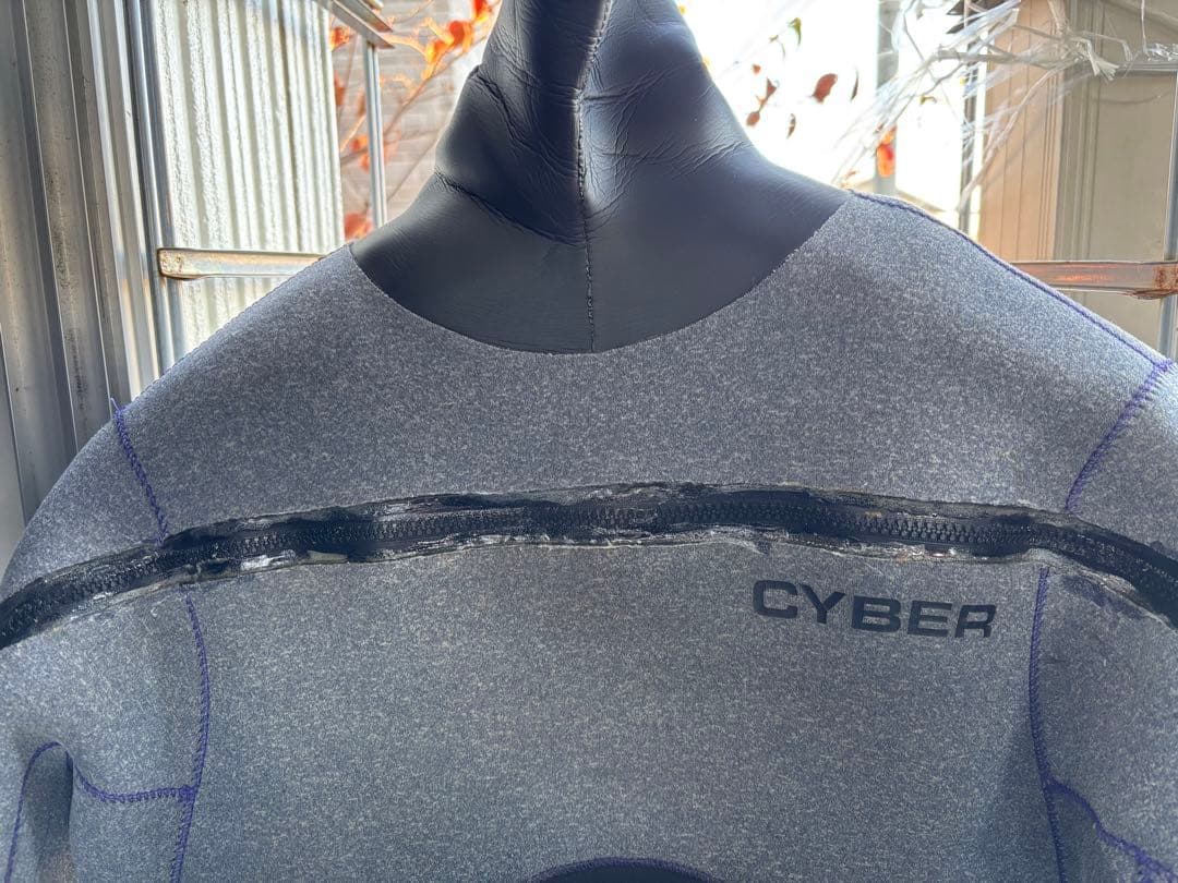 CYBER グレー/ブラック ウェットスーツ