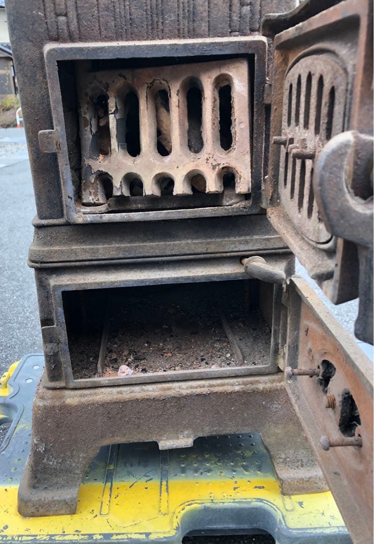 ストーブ フランス　鋳物 鉄製長野市引き取り限定