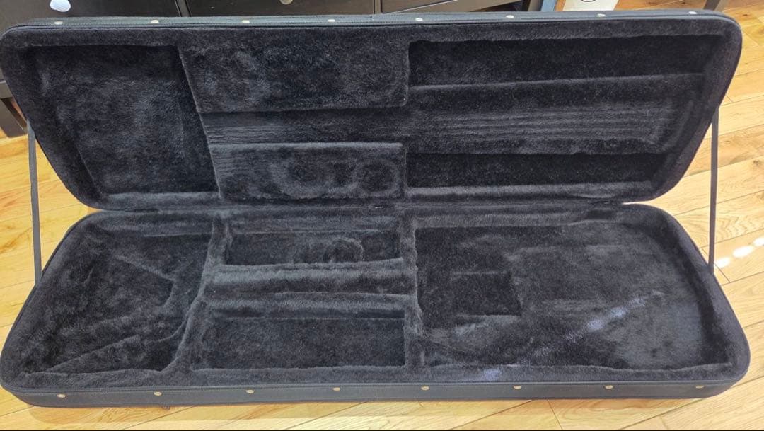 Sterling by Music Man RAY34（StingRayモデル）