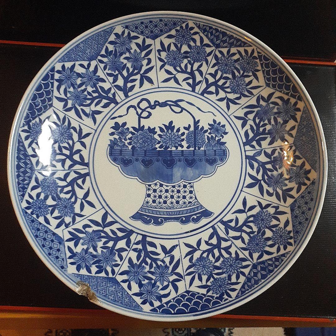 大明万暦年製染め付け花籠図大皿