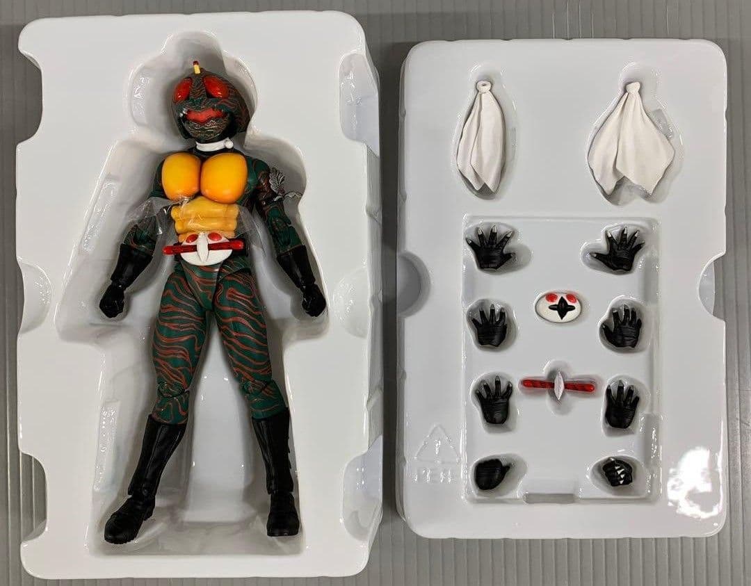S.H.Figuarts(真骨彫製法) 仮面ライダーアマゾン フィギュアーツ