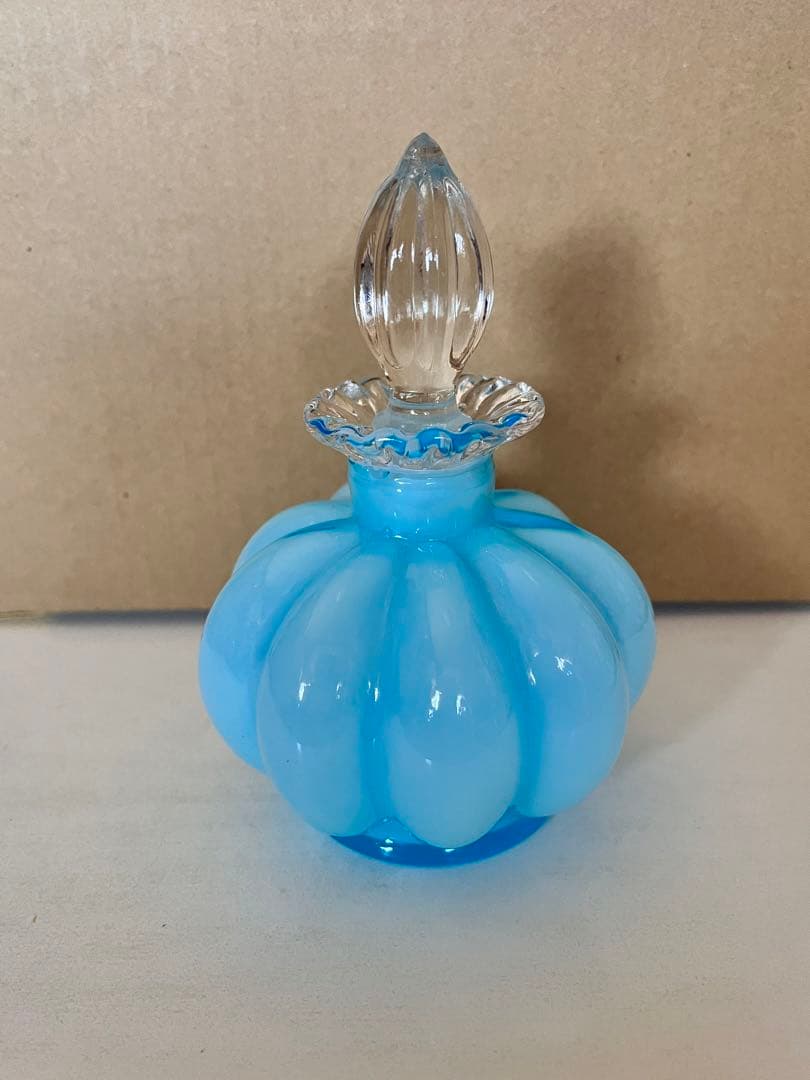 フェントン★パフュームボトル★オーバーレイ★メロン型★ミルクガラス★ベビーブルー