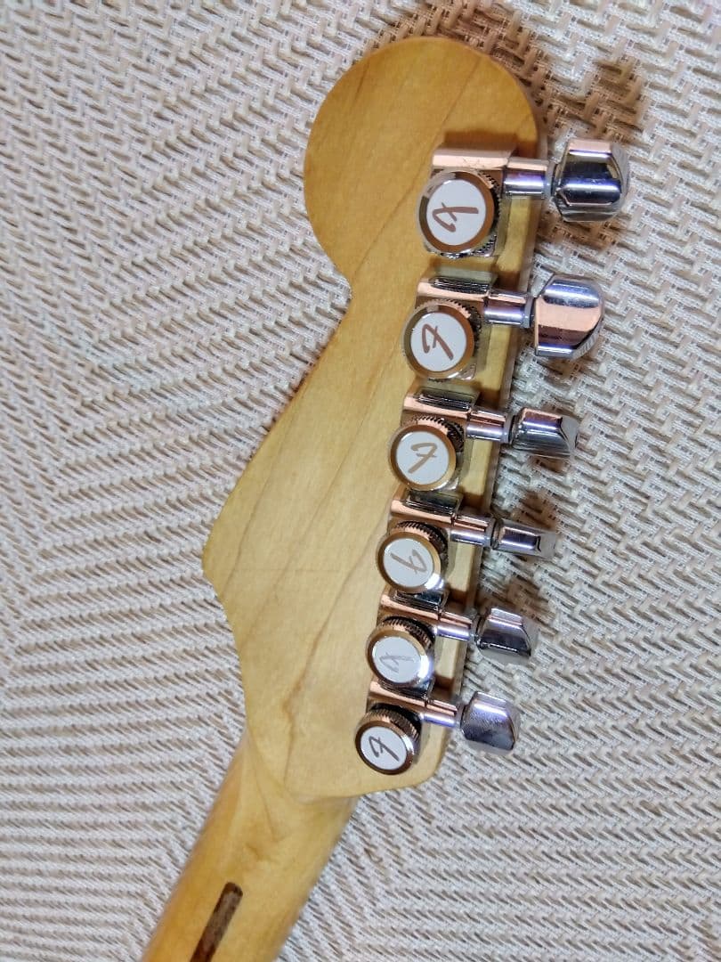 Fender mexico 3-COLOR SUNBURST 限定モデル