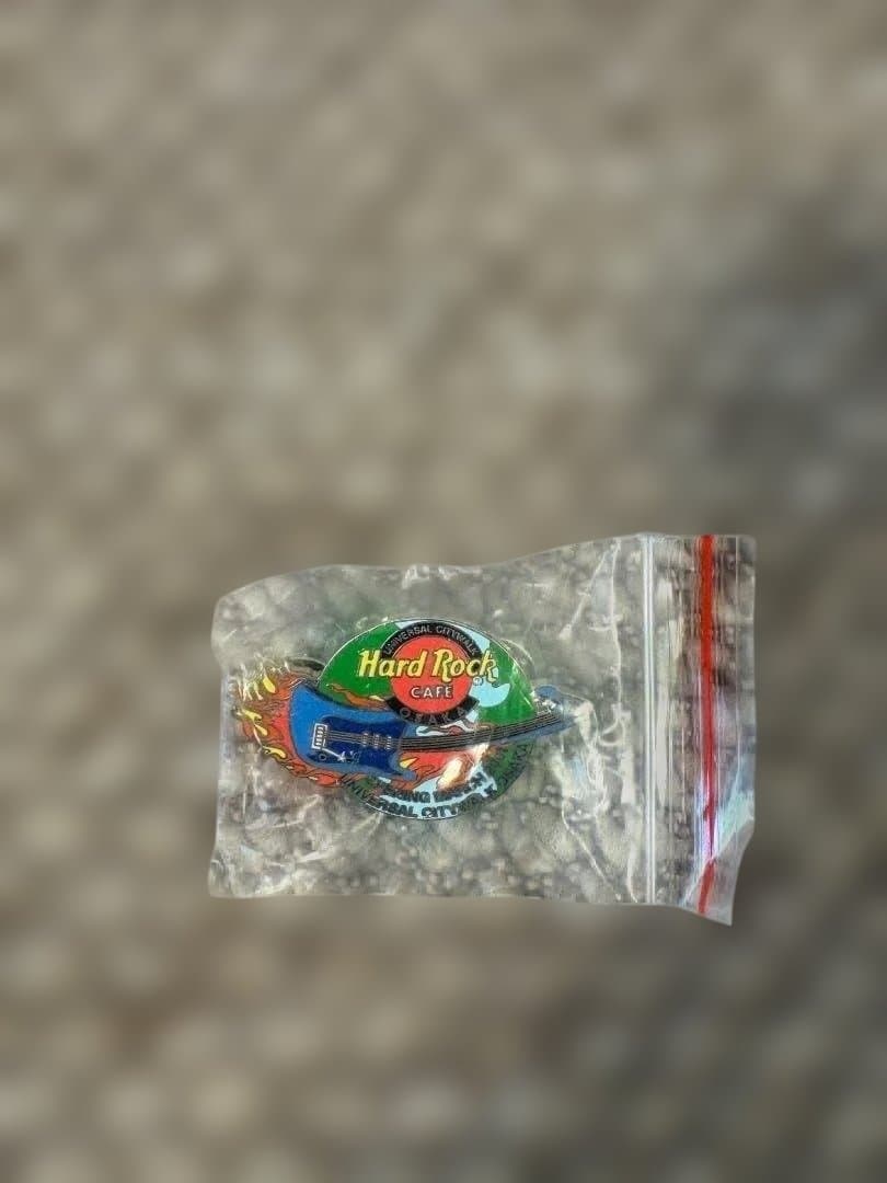 【超希少】ハードロックカフェ大阪 オープニングスタッフピン3点セット【非売品】