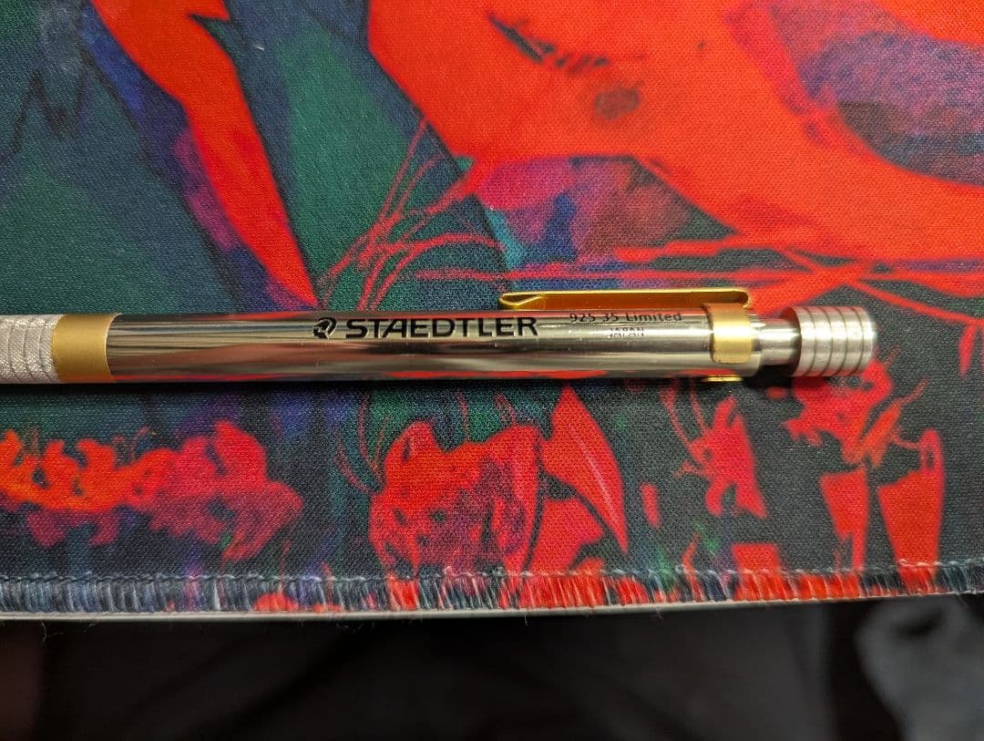 STAEDTLER　海外限定色　シャンパンゴールド