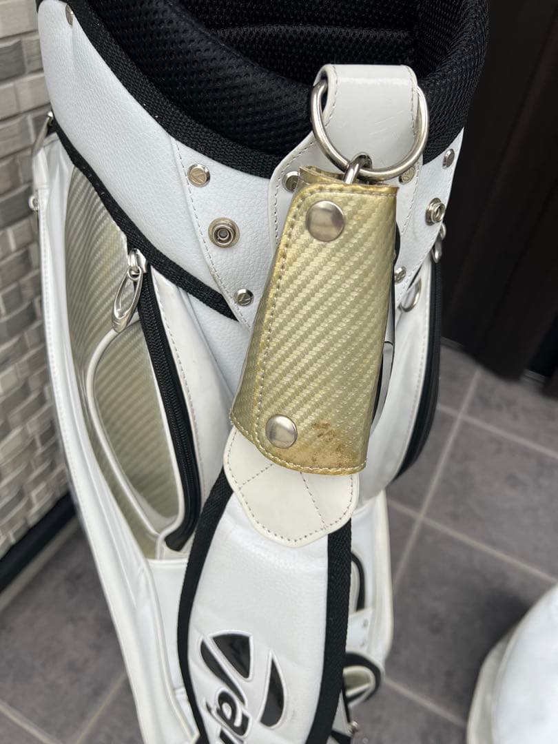 TaylorMade ホワイトキャディバッグ