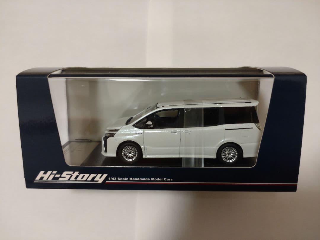 ハイ・ストーリー トヨタ VOXY(ヴォクシー) ミニカー 1/43 ホワイト