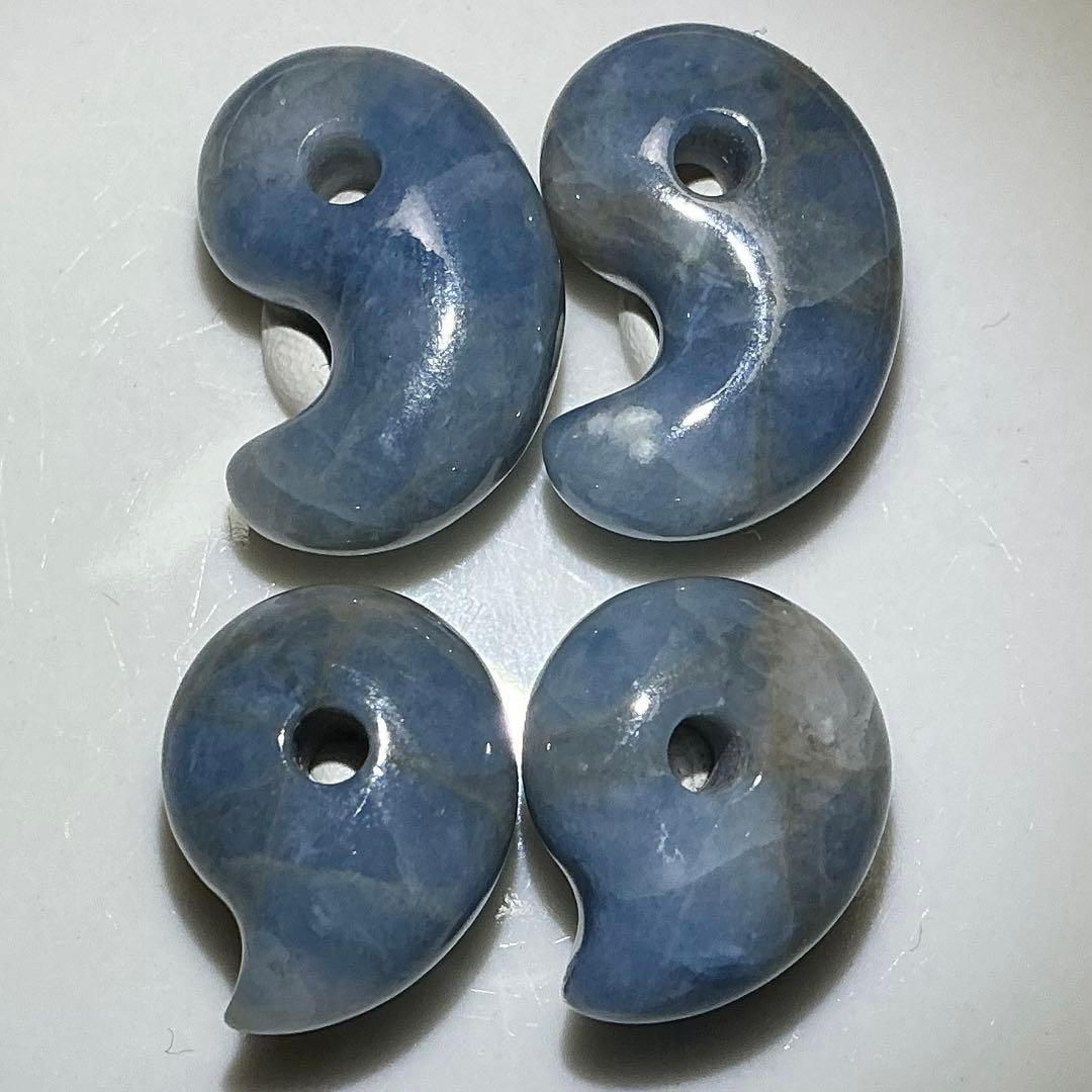 【専用】コン沢翡翠　ミニ勾玉2個