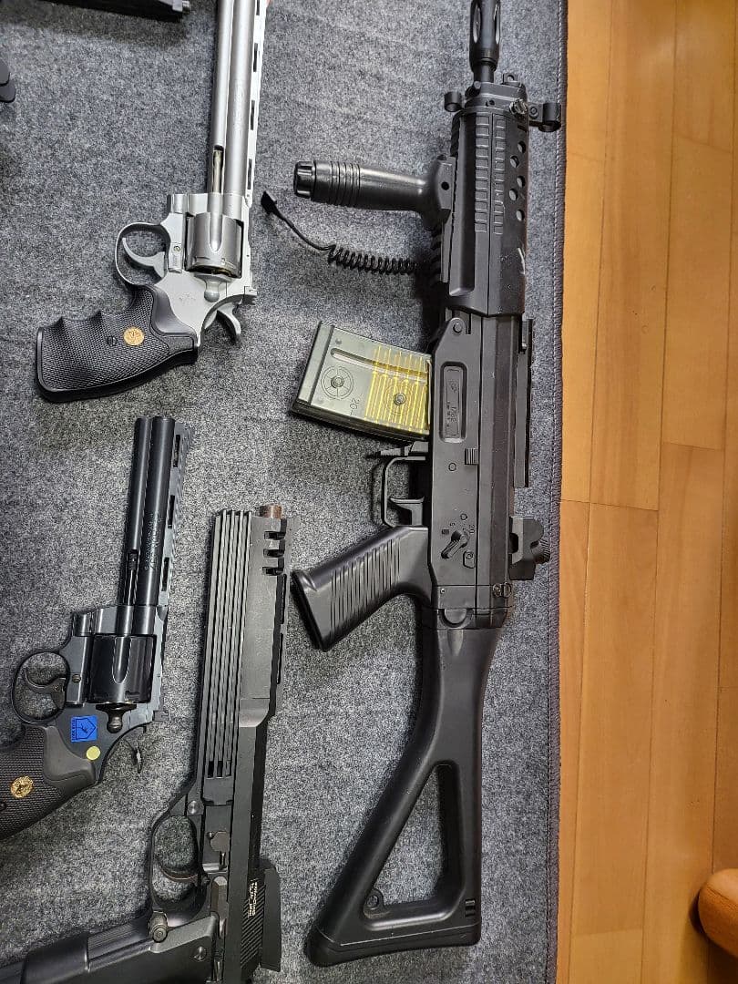 電動エアガン、ガスブローバック、インテリア雑貨※機能保証無しのジャンク品