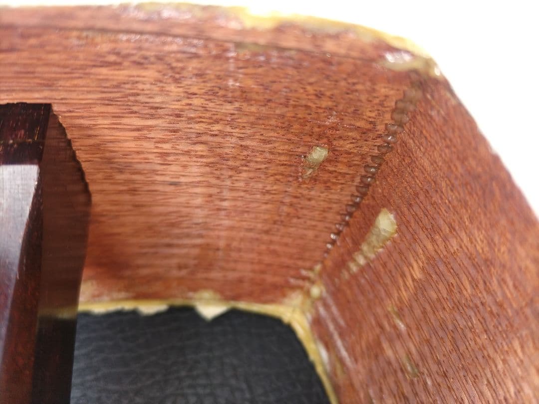 ③【津軽三味線（すだれ彫り胴）】