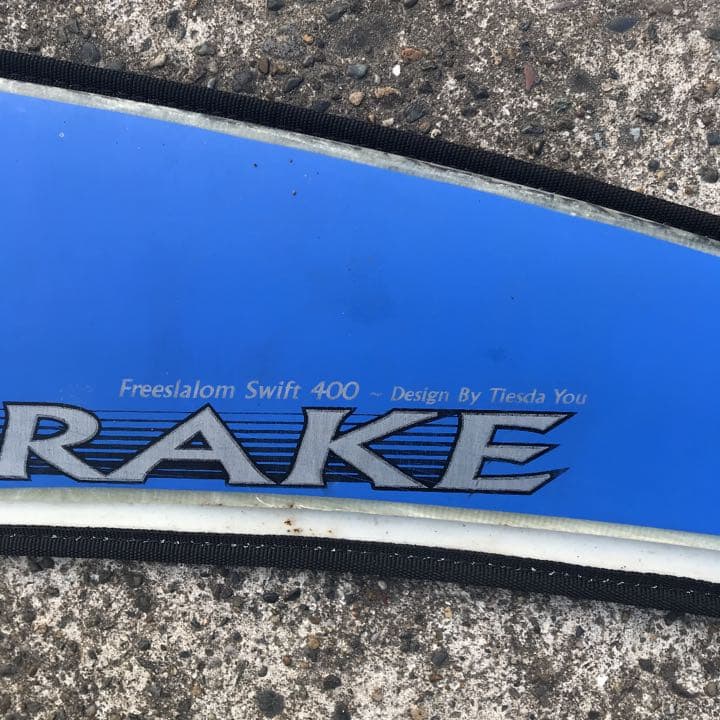 ウィンドサーフボード　Futura 122 フィン、ボードケース付き