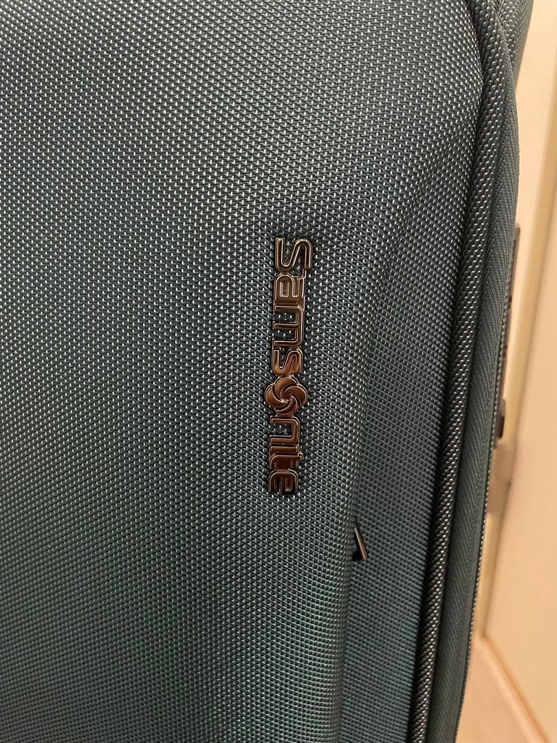 新品未使用Samsonite スーツケース ストラリウム ダークグリーン　Lサイ