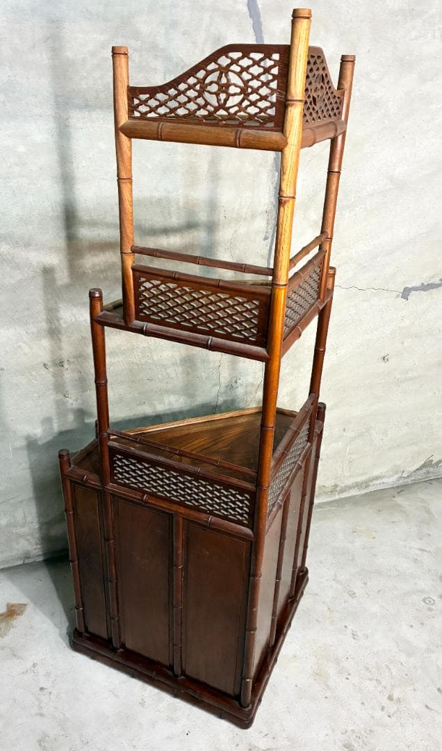 【極美品】高級唐木家具 欅（ケヤキ）コーナーラック 竹節彫り 透かし彫り 飾り棚