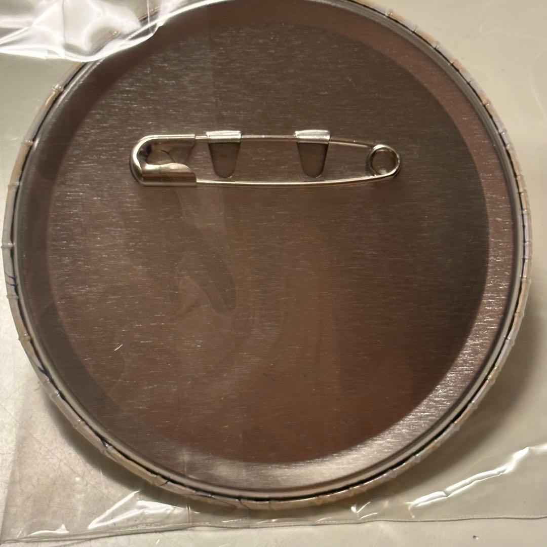 キ*ン様 第五人格スイパラ3周年 医師 エミリー・ダイアー 　缶バッジ