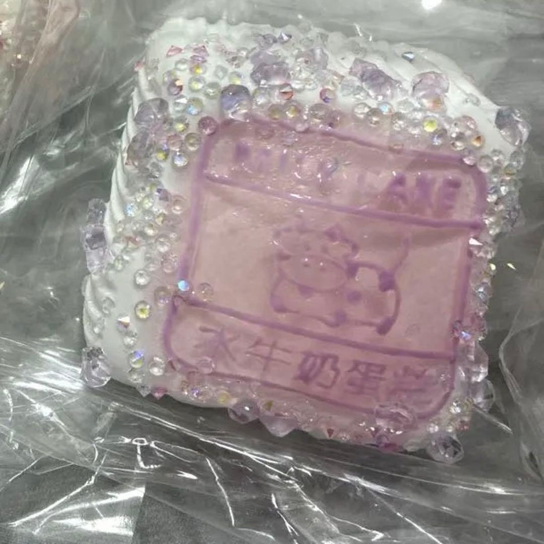 牛ケーキ　水牛ケーキ　ミルクケーキ　水感　キラキラ先生 スクイーズ　豆腐