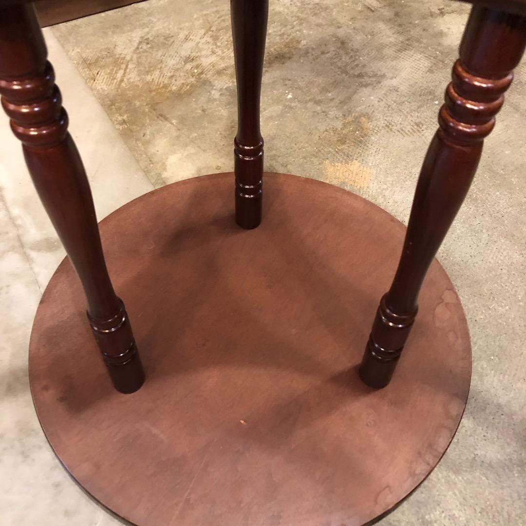 木製ラウンドテーブル　サイドテーブル　クラッシック　ミニテーブル　飾り棚　置台