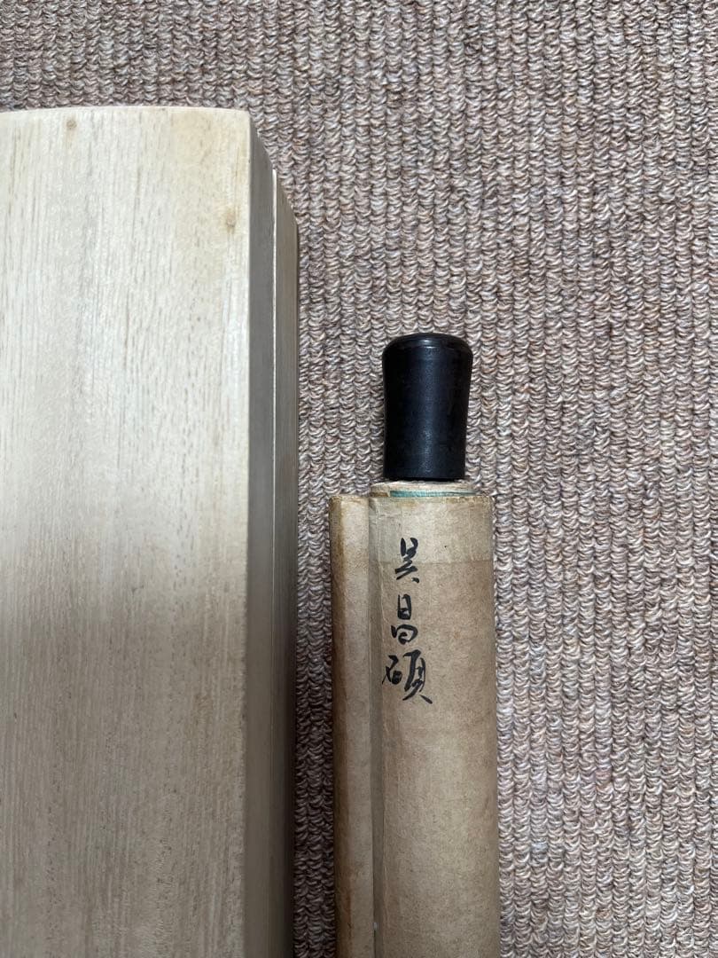 呉俊卿　花鳥画　紙本134×32.5㎝　呉昌碩とも言い清朝末期から近代にかけ活躍