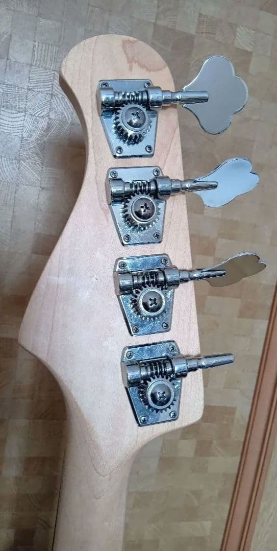 Bacchus Universe Series 4弦エレキベース