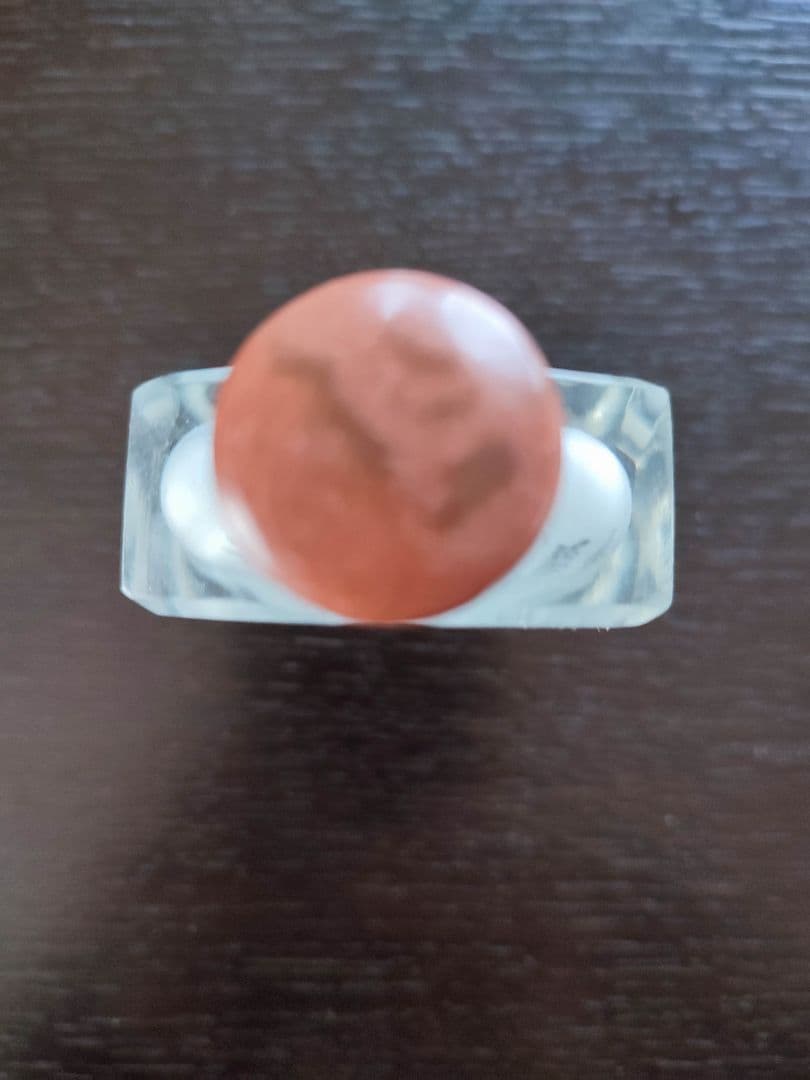 中国の繁栄期の時代のものと思われる、鼻煙壺