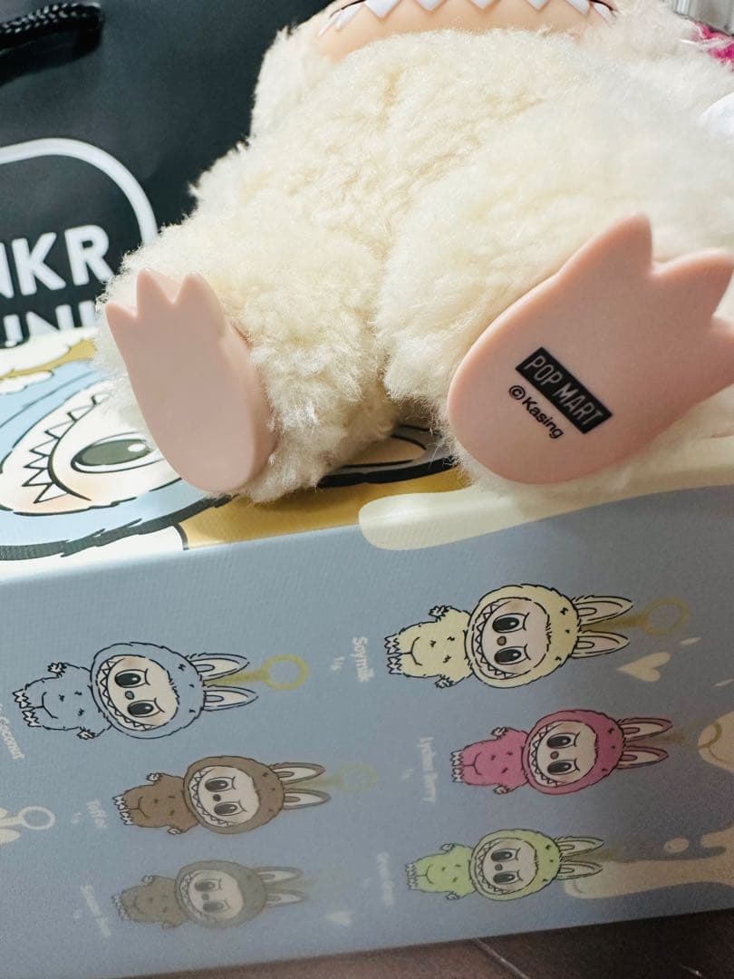 正規品新品LabubuラブブPOPMARTマカロンぬいぐるみSNKRDUNK